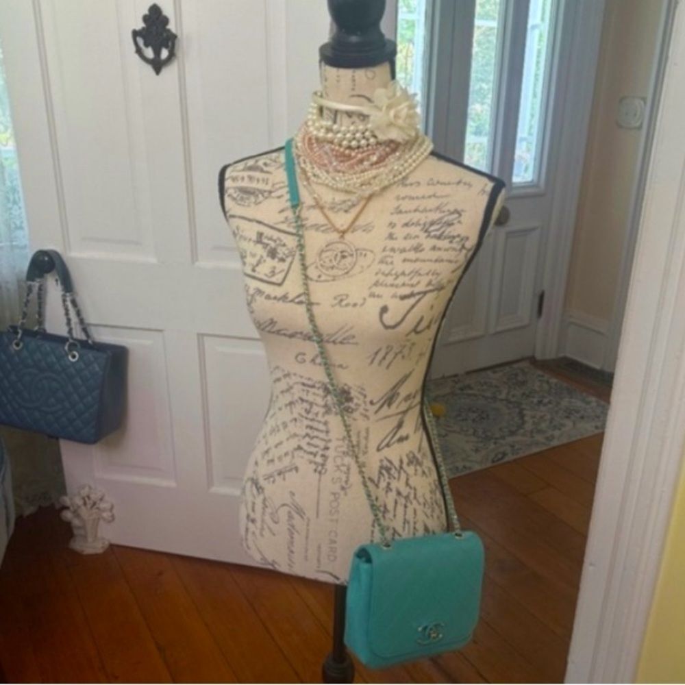 2019 *LIKE NEW* Authentic 🌺CHANEL🌺 CC *TIFFANY-BLUE/GREEN* Quilted Calfskin Mini - Picture 14 of 14